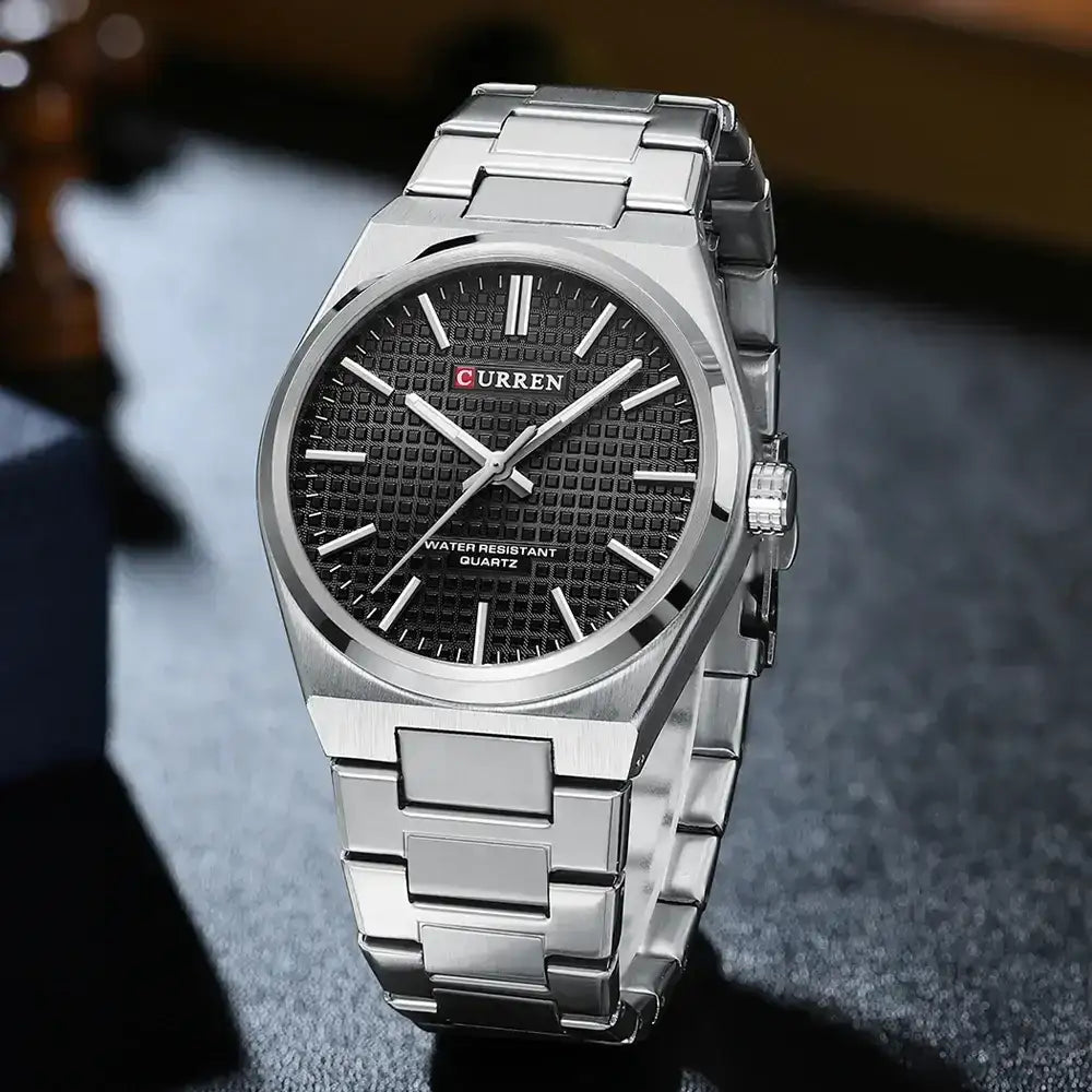 Curren 8439 classic men's quartz watch with round dial and black leather strap, stylish men's wristwatch.