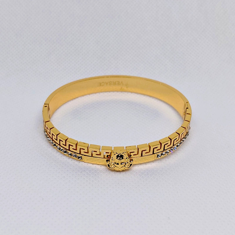 Elegant stainless steel bracelet for women by Tarjah Mart, featuring a sleek and modern design.