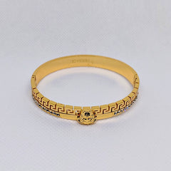 Elegant stainless steel bracelet for women by Tarjah Mart, featuring a sleek and modern design.