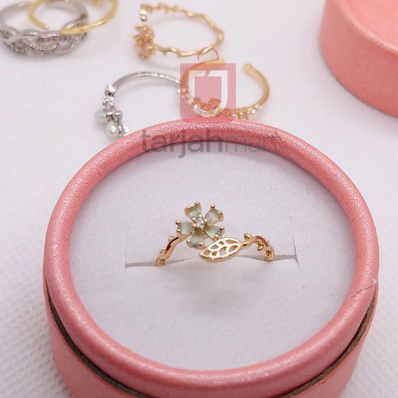 Stylish adjustable women's finger ring by Tarjah Mart, featuring a sleek design perfect for everyday wear.