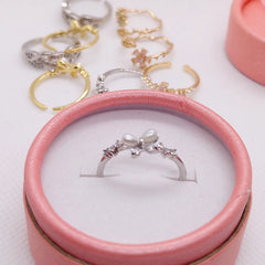 Silver women's finger ring from Tarjah Mart featuring a sleek, elegant design perfect for everyday wear.